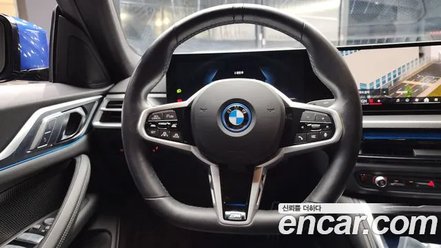 BMW i4 — Фото автомобиля 13