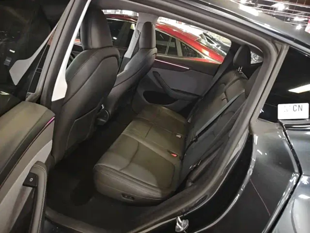 Tesla Model Y — Фото автомобиля 16