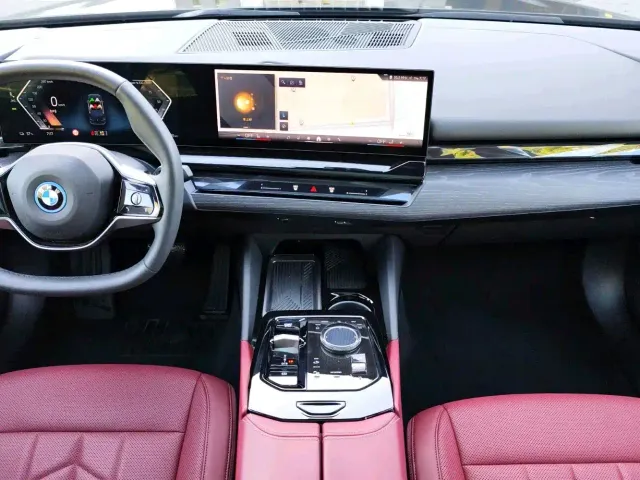 BMW i5 — Фото автомобиля 9