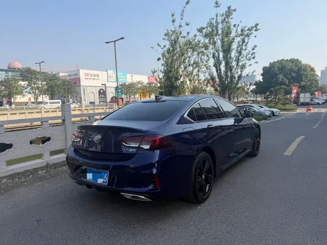 Buick Regal — Фото автомобиля 6