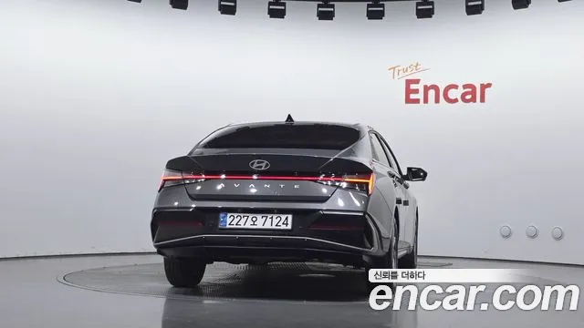 Hyundai Avante CN7 — Фото автомобиля 4