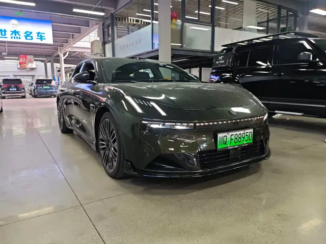 Lynk & Co 10 EM-P — Фото автомобиля 3
