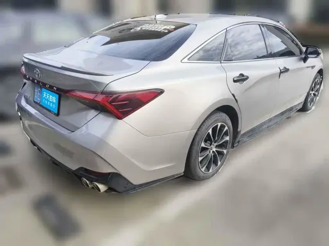Toyota Avalon — Фото автомобиля 2