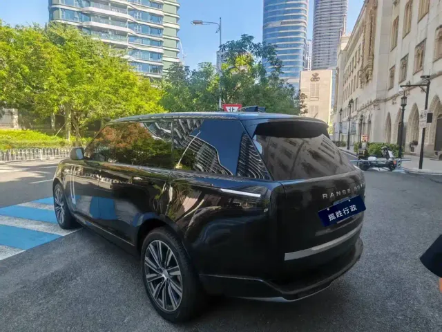 Land Rover Range Rover — Фото автомобиля 2