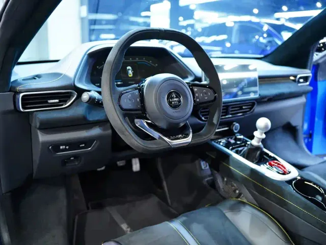 Lotus Emira — Фото автомобиля 23