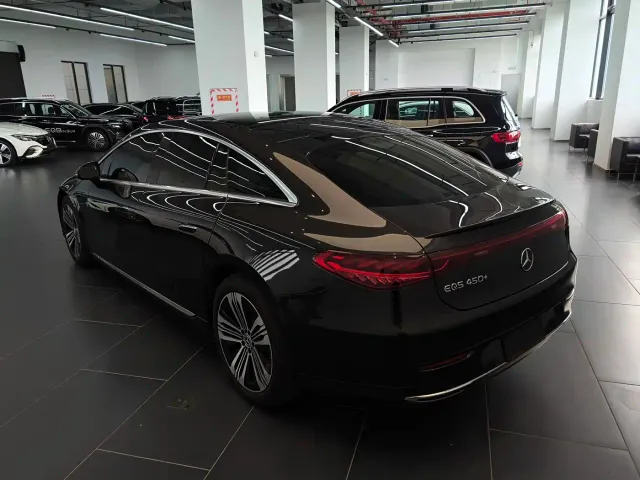 Mercedes-Benz EQS — Фото автомобиля 4