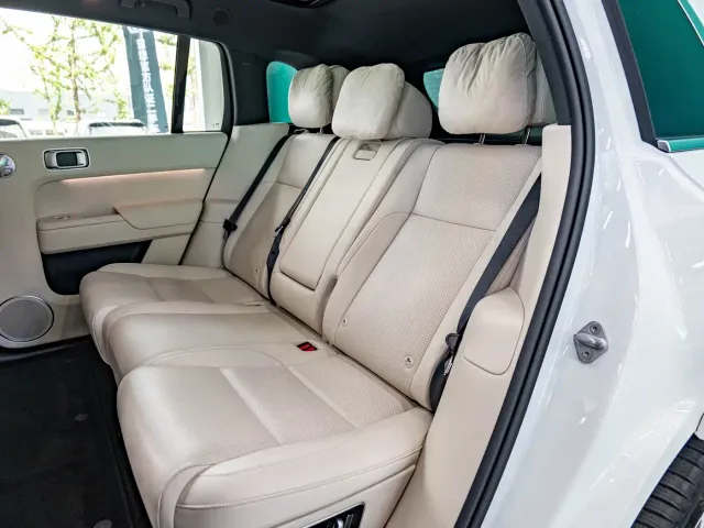 Li Auto L7 — Фото автомобиля 4