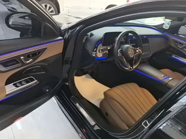 Mercedes-Benz E-Class — Фото автомобиля 15