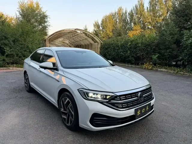 Volkswagen Sagitar — Фото автомобиля 3
