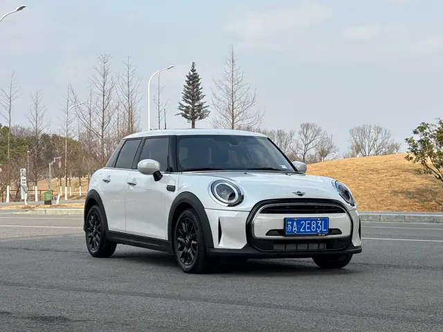 MINI Hatch — Фото автомобиля 3