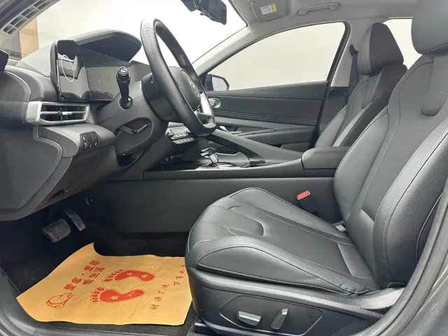Hyundai Elantra 2023 Model 1.5L CVT LUX Premium Edition — Фото автомобиля 10