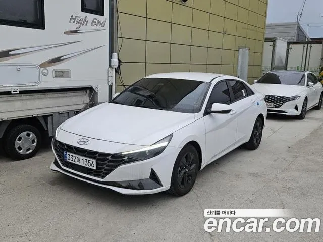 Hyundai Avante CN7 — Фото автомобиля 3
