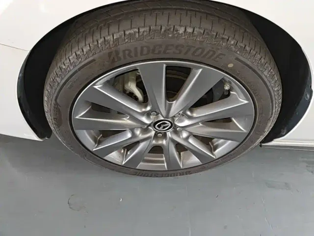 Mazda Axela — Фото автомобиля 22