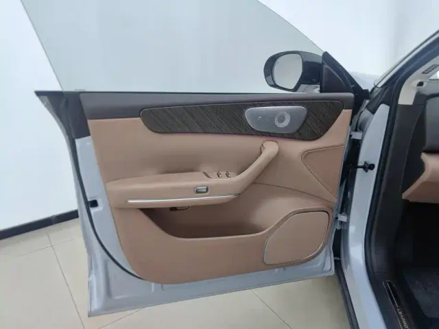 Leapmotor C11 — Фото автомобиля 7