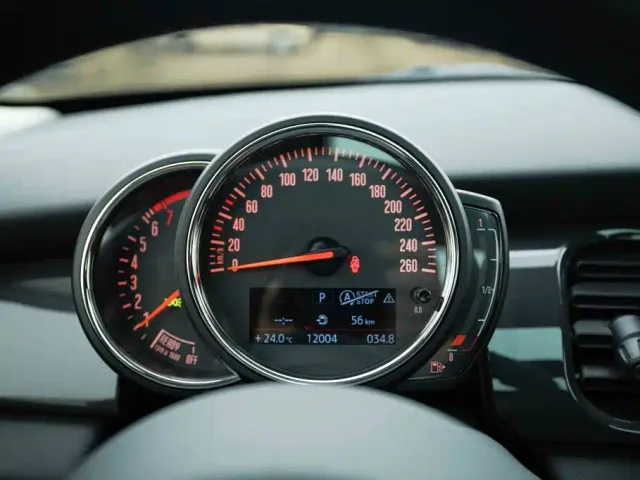 MINI Hatch — Фото автомобиля 7