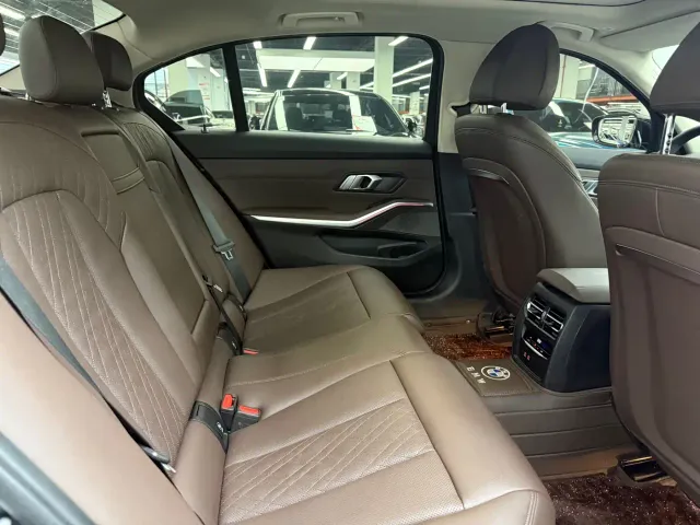 BMW 3 Series — Фото автомобиля 19
