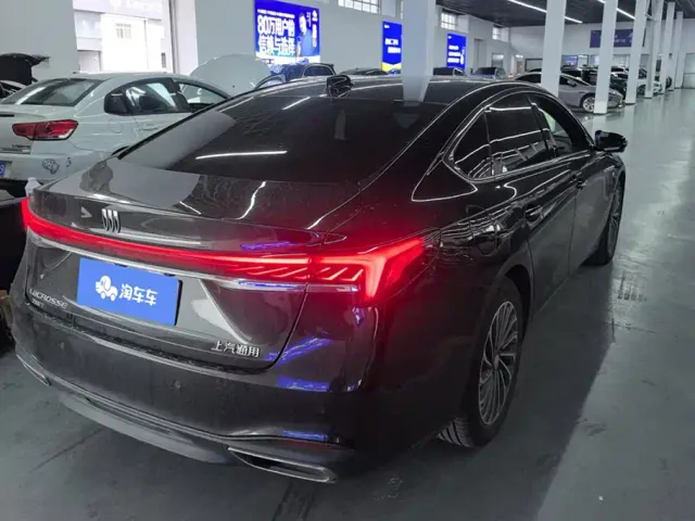 Buick LaCrosse — Фото автомобиля 3
