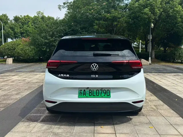 Volkswagen ID.3 — Фото автомобиля 4