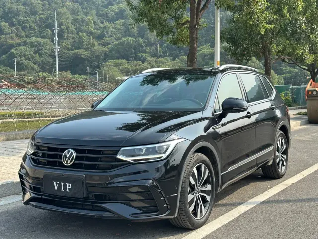 Volkswagen Tiguan L — Фото автомобиля 3