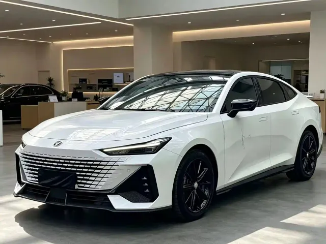 Фотография автомобиля — Changan UNI-V