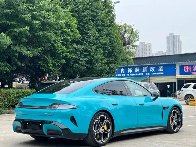 Xiaomi SU7 — Фото автомобиля 7