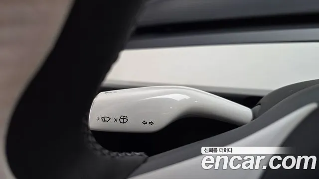 Tesla Model Y — Фото автомобиля 24