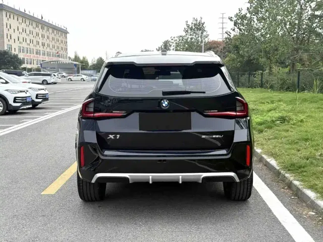 BMW X1 — Фото автомобиля 4