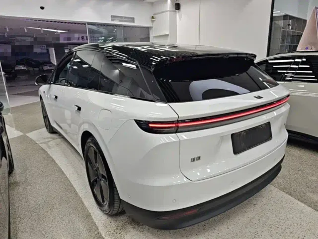 Li Auto i6 — Фото автомобиля 4