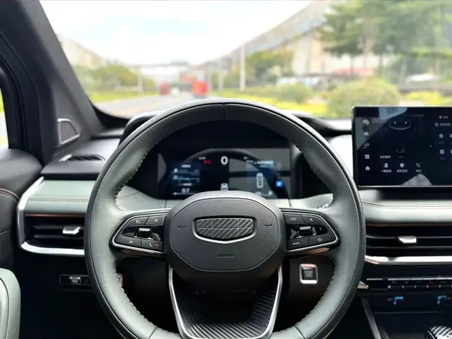 Geely Haoyue L — Фото автомобиля 6