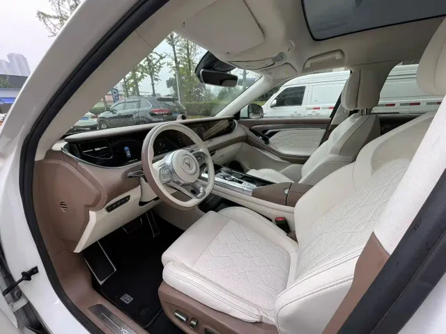 Voyah Auto VOYAH FREE 2021 4WD Pure Electric Launch Edition Exclusive Luxury Package — Фото автомобиля 6