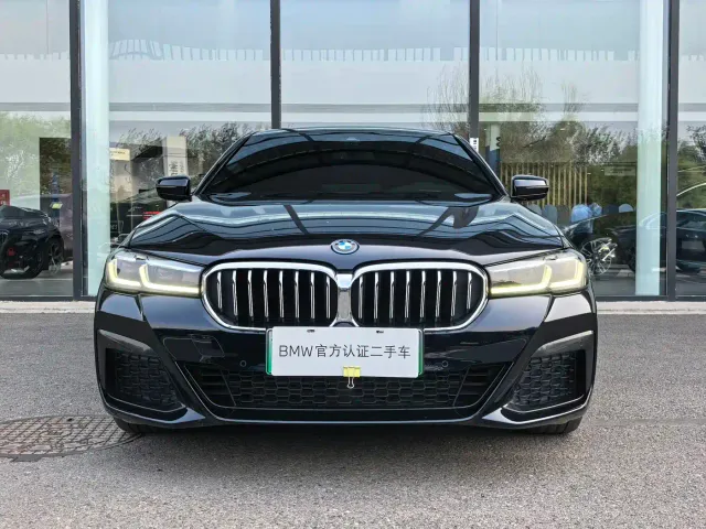 BMW 5 Series — Фото автомобиля 2