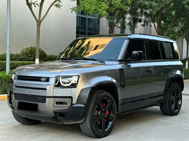 Land Rover Defender — Фото автомобиля 2