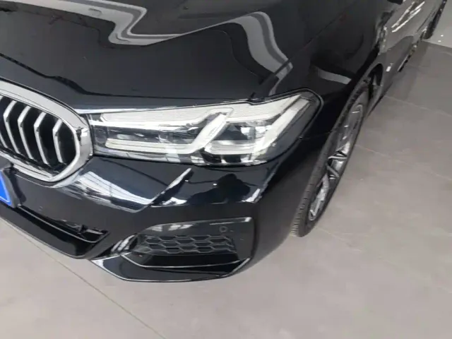 BMW 5 Series — Фото автомобиля 23