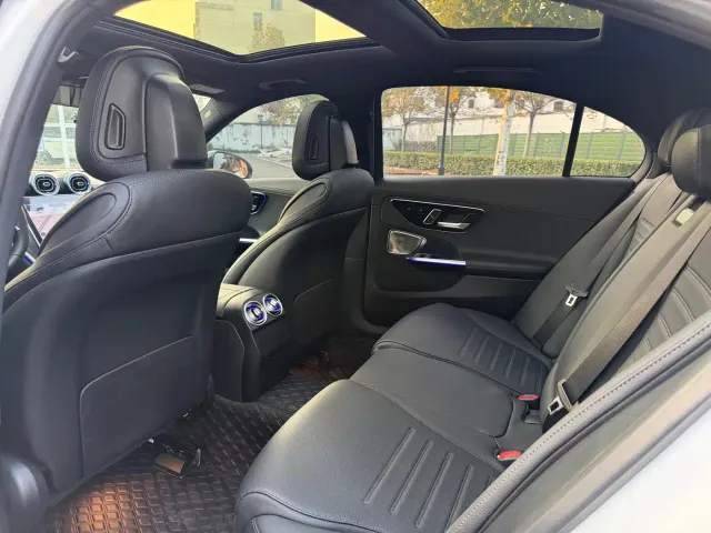 Mercedes-Benz C-Class — Фото автомобиля 12