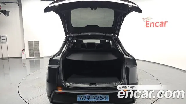 Tesla Model Y Модель Y — Фото автомобиля 19