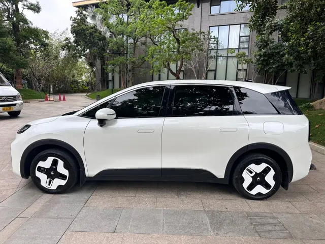Arcfox Kaola S — Фото автомобиля 3