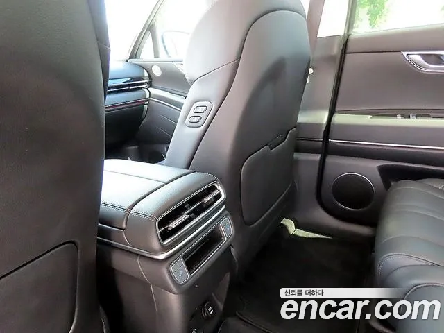 Genesis GV80 — Фото автомобиля 15
