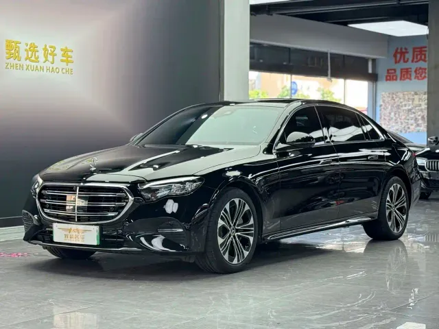 Фотография автомобиля — Mercedes-Benz E-Class