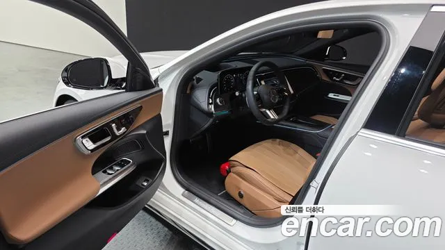 Mercedes-Benz E-Class — Фото автомобиля 10