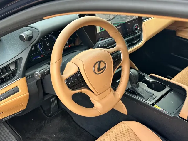 Lexus ES — Фото автомобиля 7