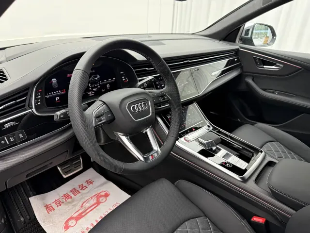 Audi SQ8 — Фото автомобиля 7