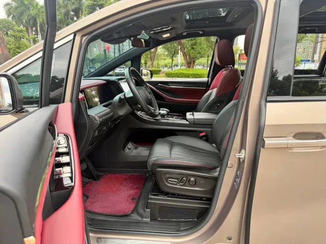 GAC Trumpchi M8 — Фото автомобиля 14