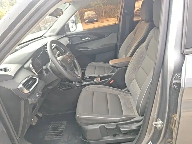 Chevrolet Trailblazer — Фото автомобиля 14