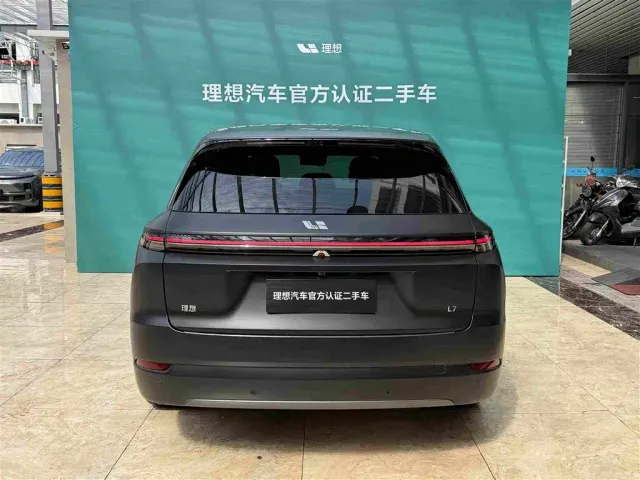 Li Auto L7 — Фото автомобиля 16