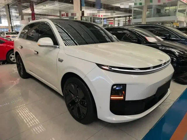 Li Auto L6 — Фото автомобиля 3