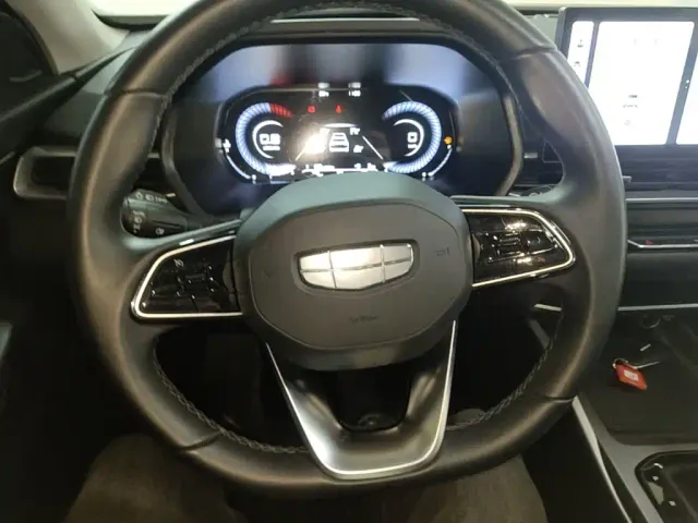 Geely Emgrand — Фото автомобиля 10