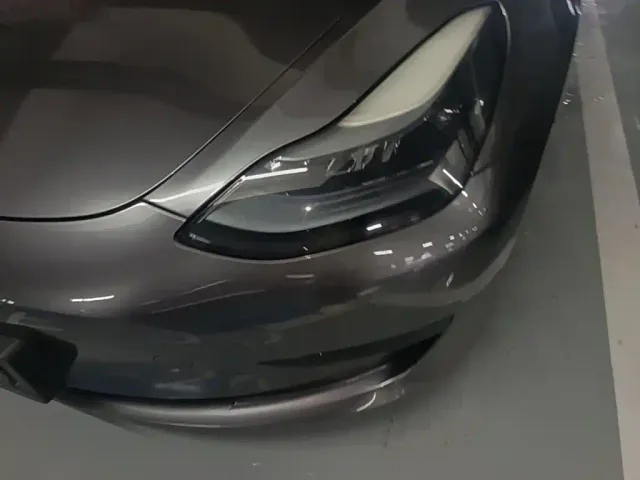 Tesla Model 3 — Фото автомобиля 23