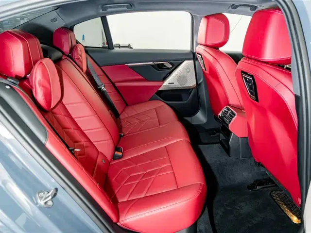 BMW 5 Series — Фото автомобиля 22