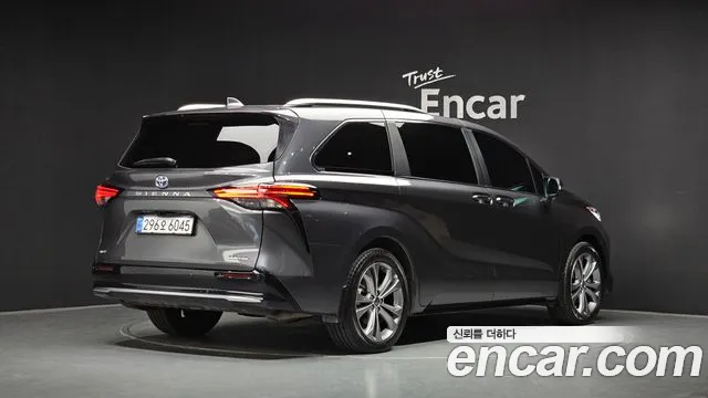 Toyota Sienna Generation 4 — Фото автомобиля 2