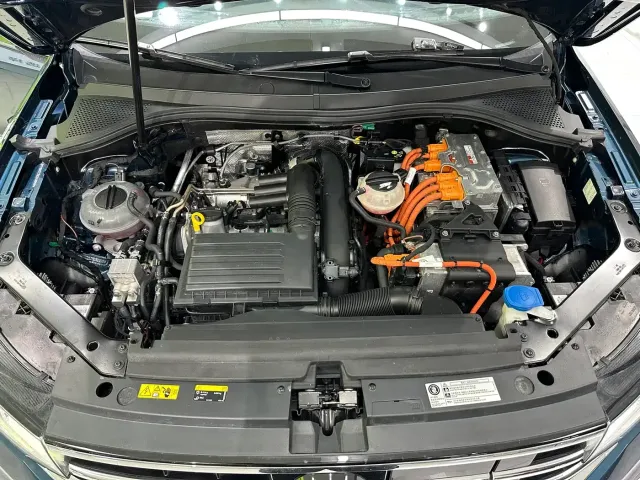 Volkswagen Tiguan L PHEV — Фото автомобиля 16
